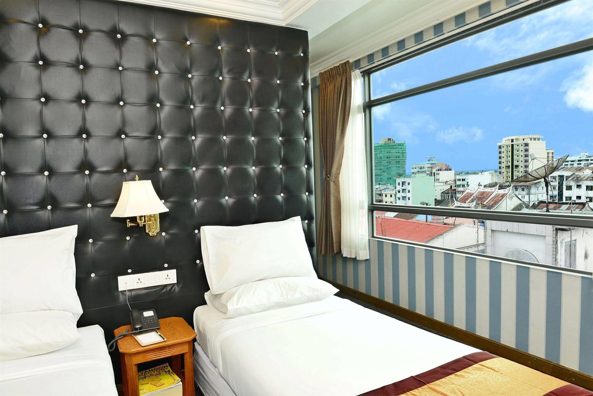 Hotel Grand United - 21St Downtown Yangon Dış mekan fotoğraf